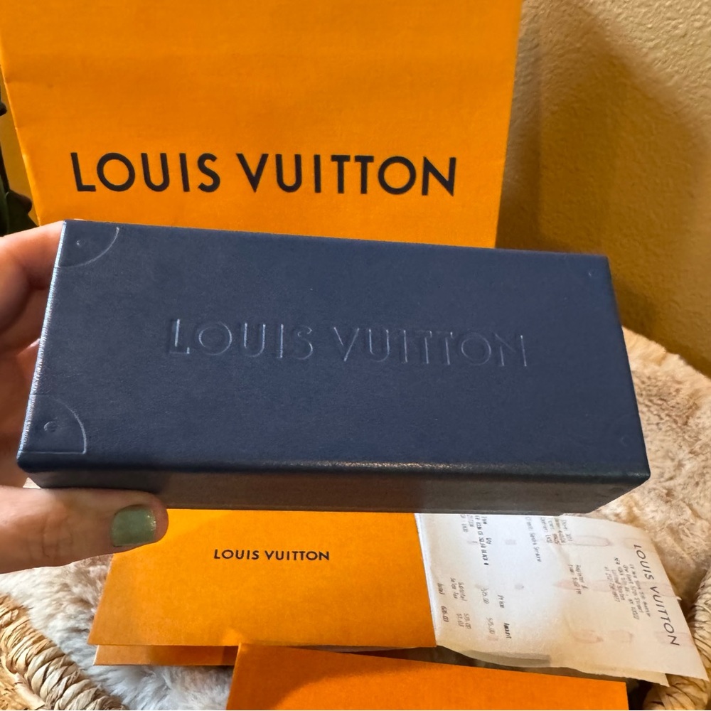 AUTHENTIC Louis Vuitton Icon Cat Eye Sunglasses - Picture 10 of 12